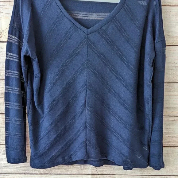 Splendid Size Medium Blue Sheer Knit Blouse Stripe V-Neck Career Top - Picture 4 of 10